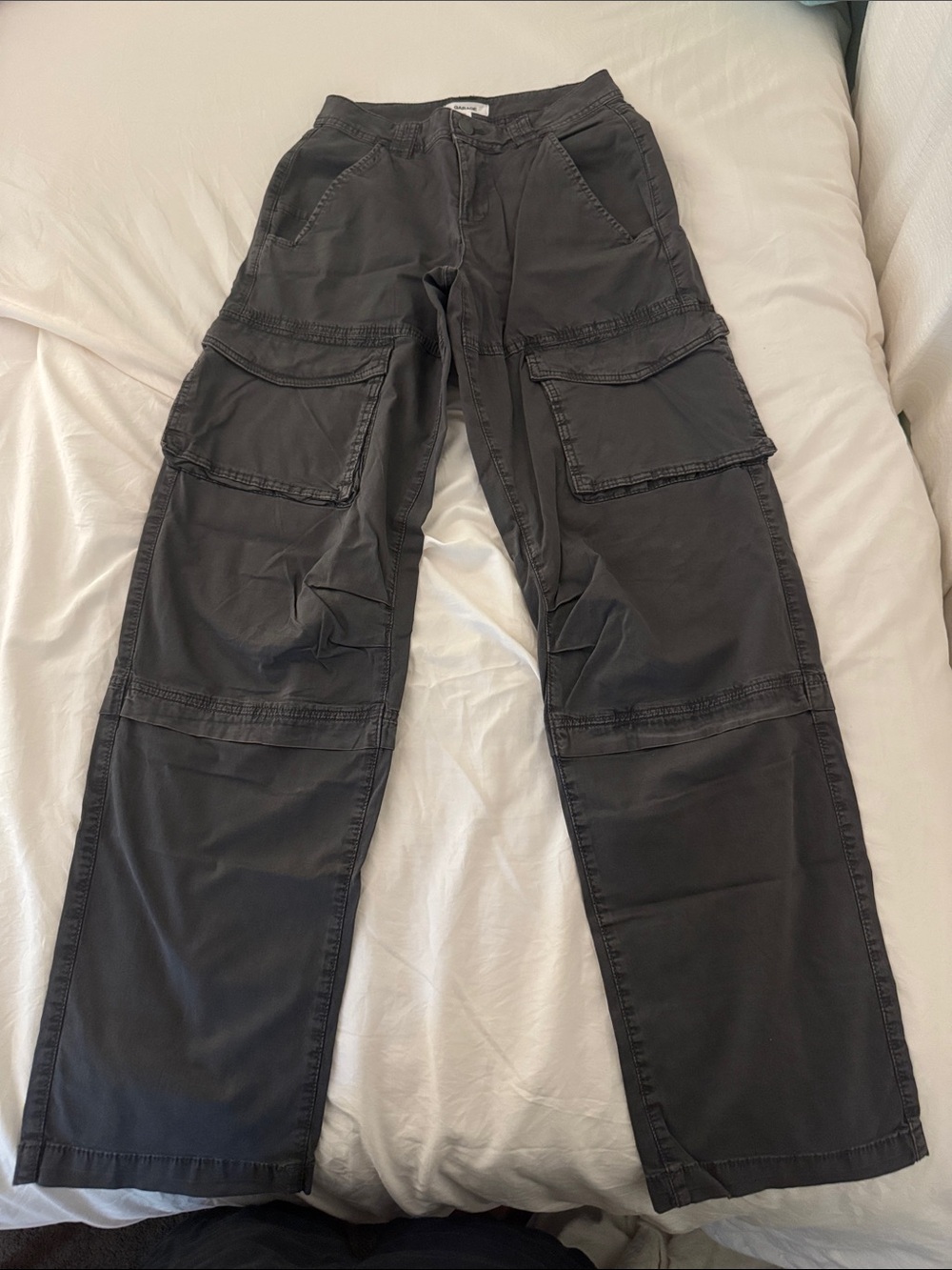 Women’s Garage Dark Gray Cargo Pants, Size 00